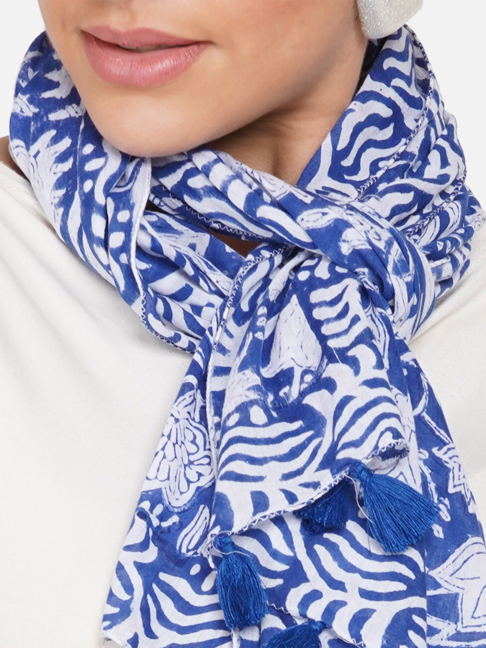 FLORALPRINTCOTTONSCARFWITHTASSELS_2
